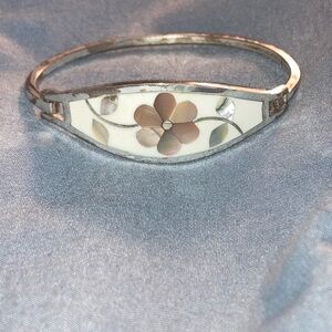 Silver Mother-of-Pearl Flower Inlay Bangle Bracelet Alpaca Mexico 925